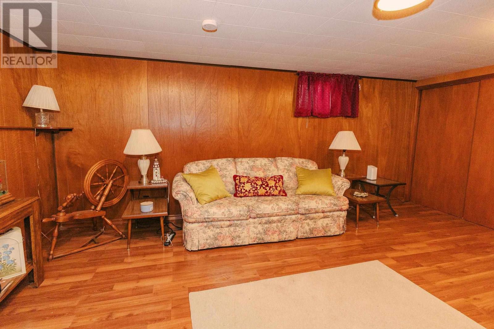 348 Pine ST - 37