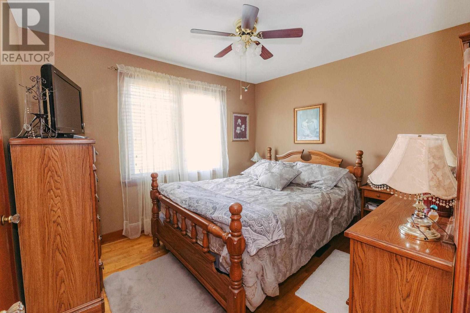 348 Pine ST - 24