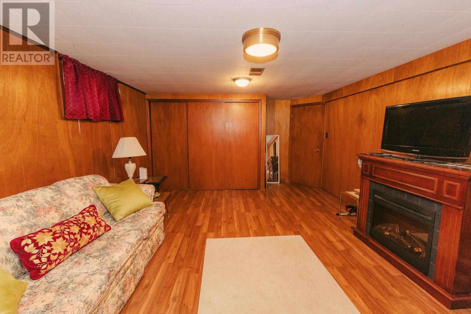 348 Pine ST - 36