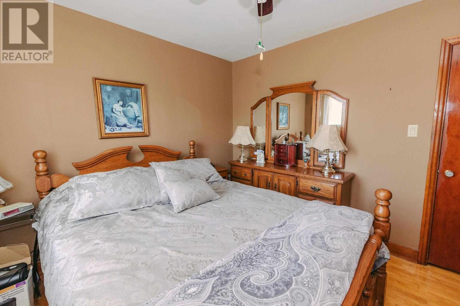 348 Pine ST - 25