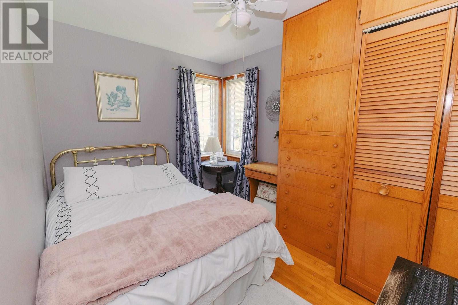 348 Pine ST - 28