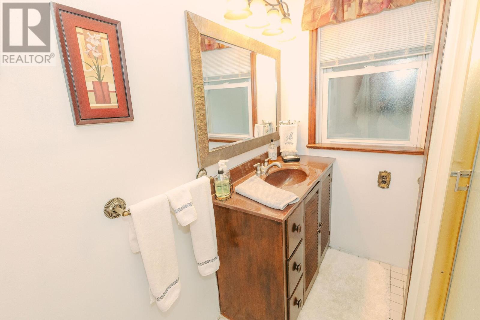 348 Pine ST - 33