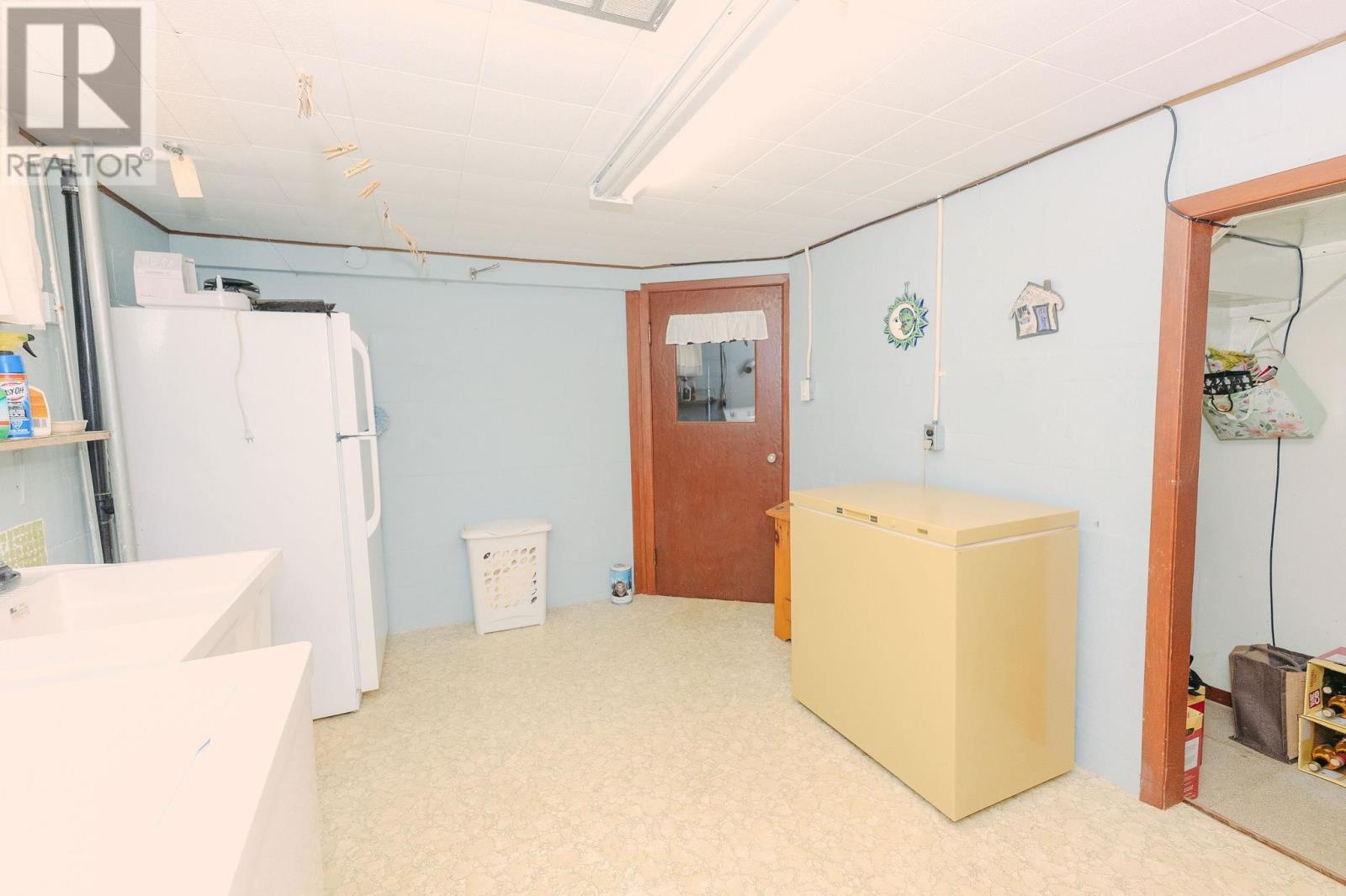 348 Pine ST - 38
