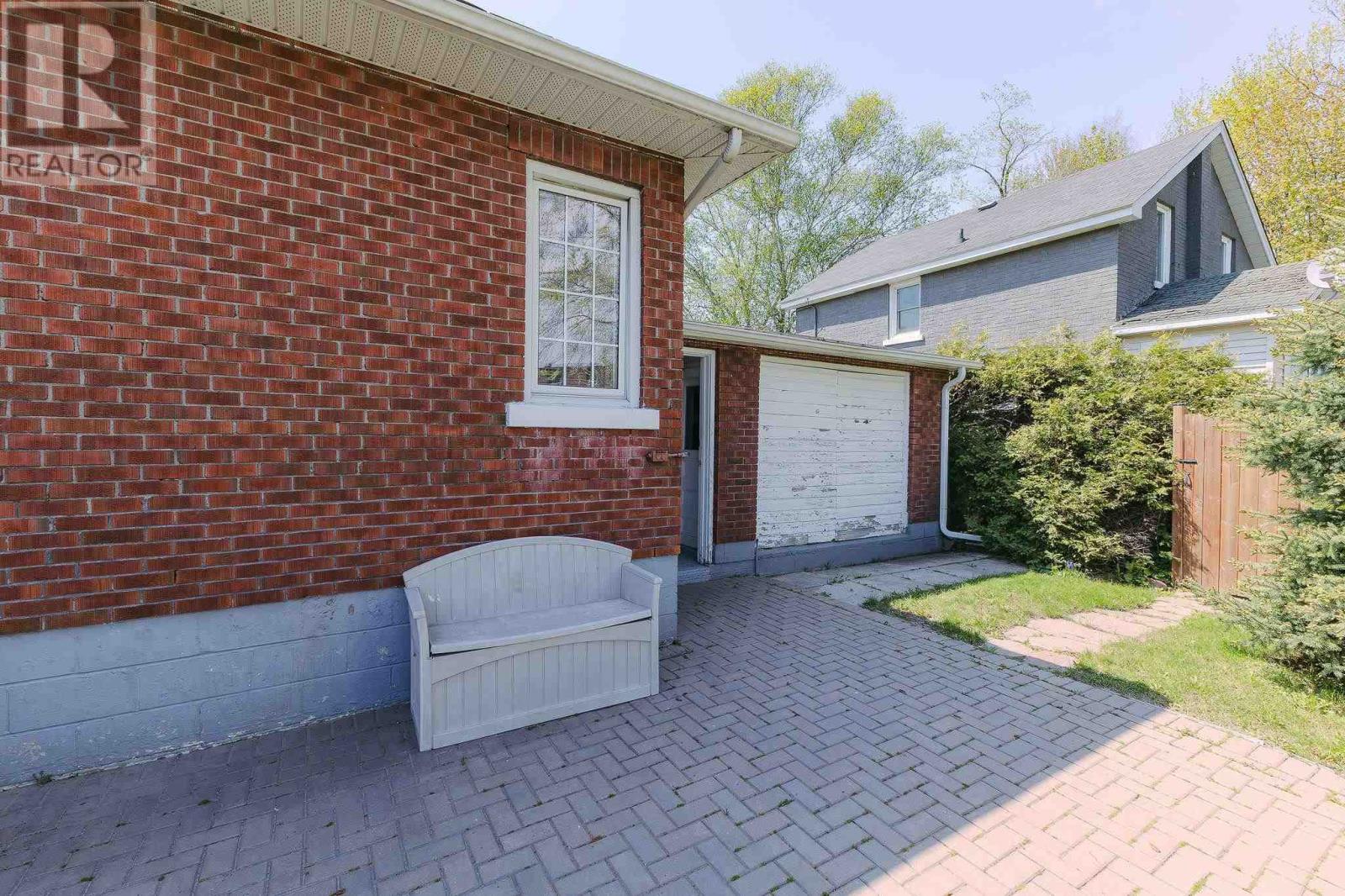 348 Pine ST - 8
