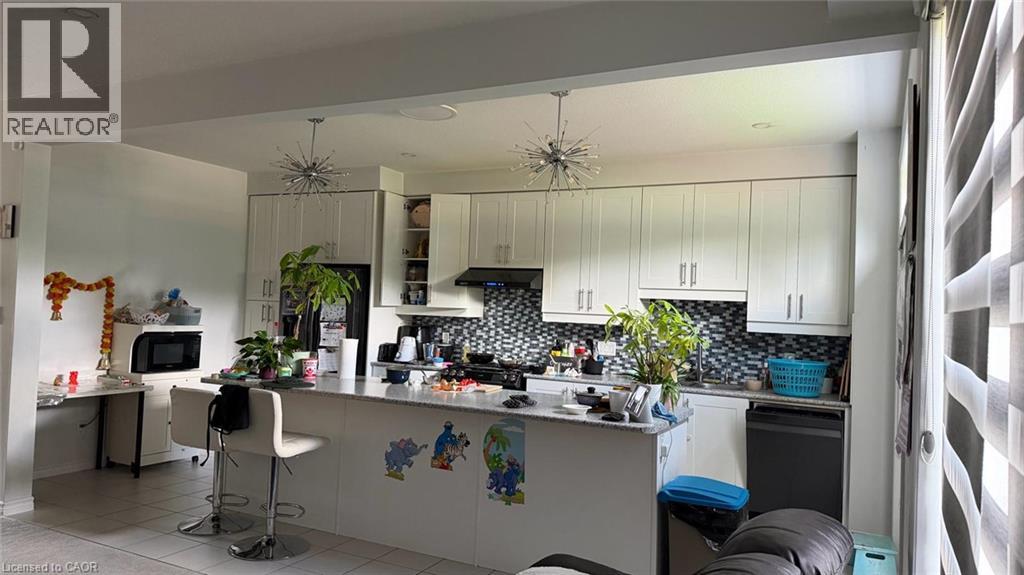 6 GLEASON Crescent — photo 2