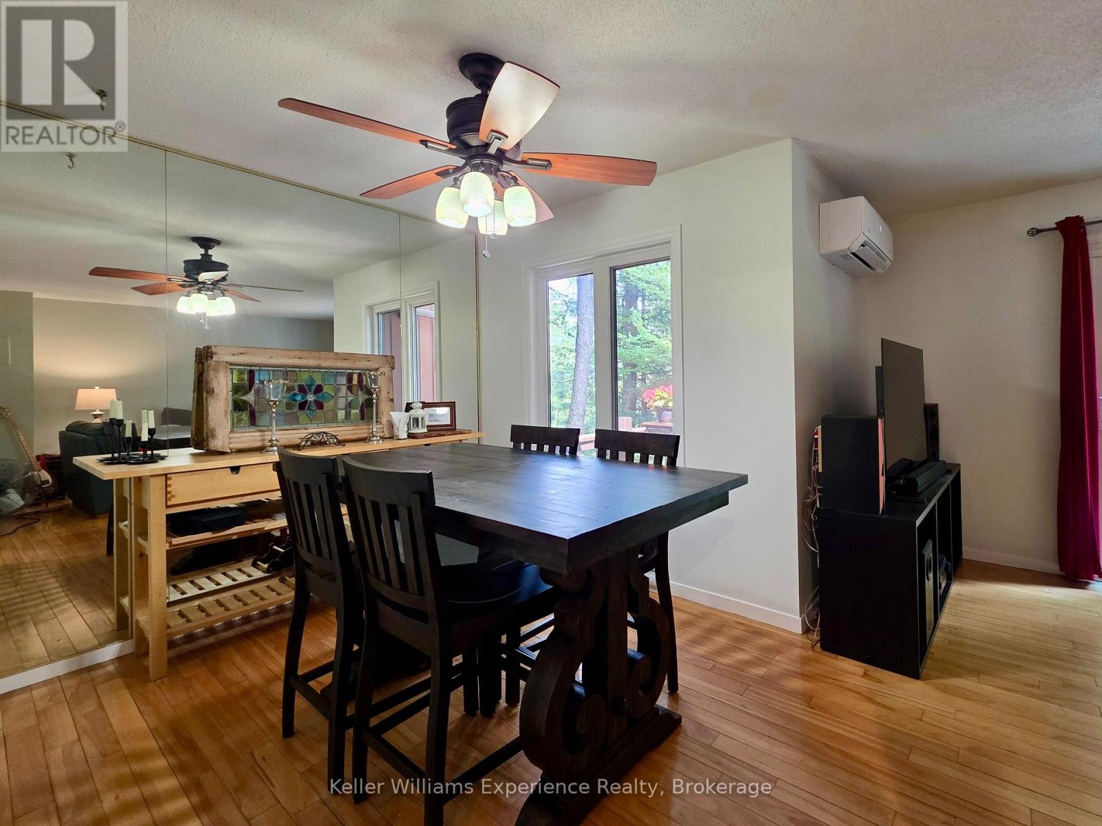 #10 49 SOUTHBANK DRIVE - 11