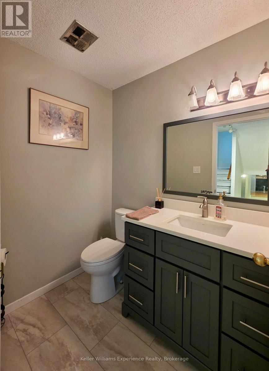 #10 49 SOUTHBANK DRIVE - 16