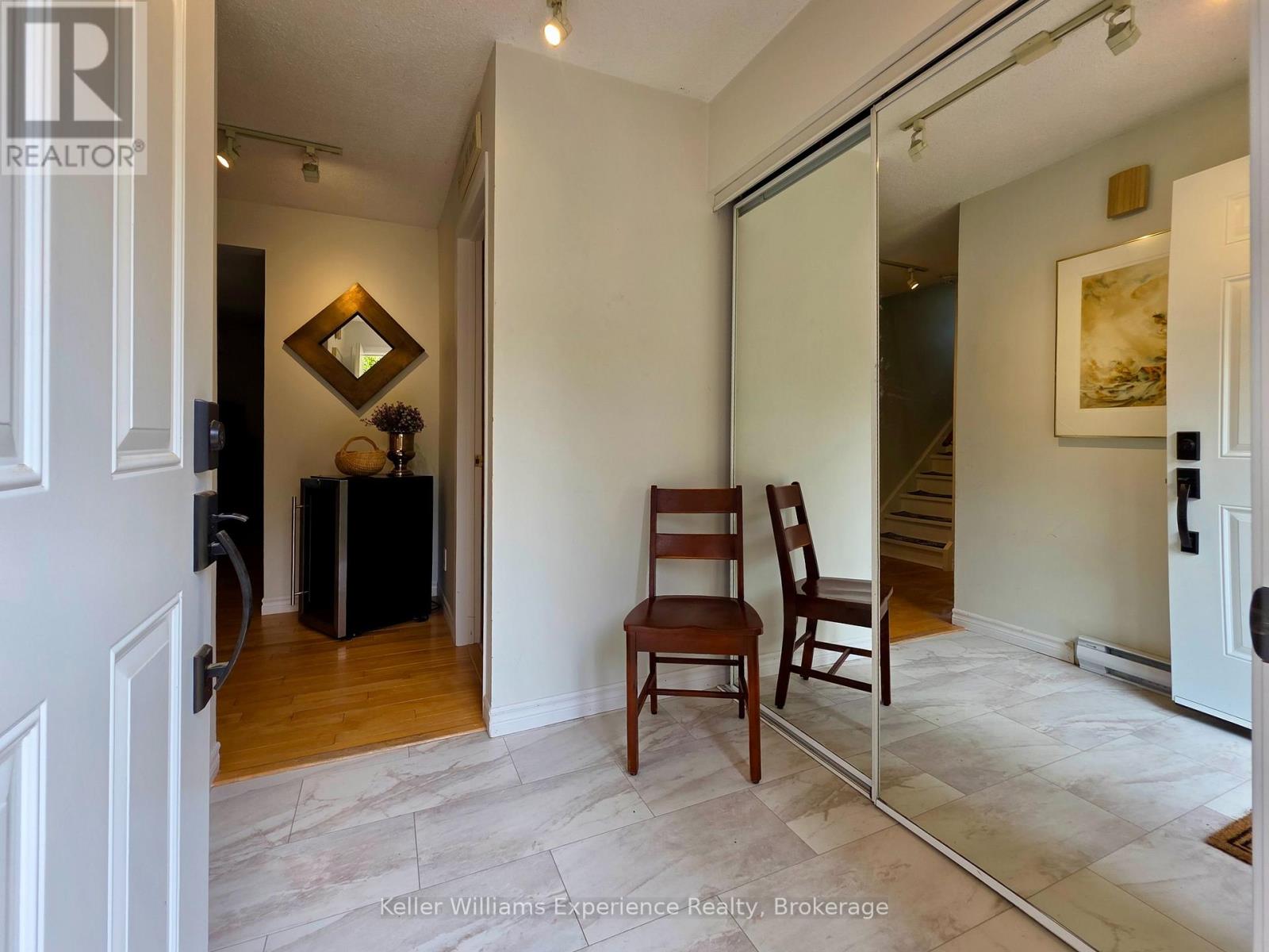 #10 49 SOUTHBANK DRIVE - 4