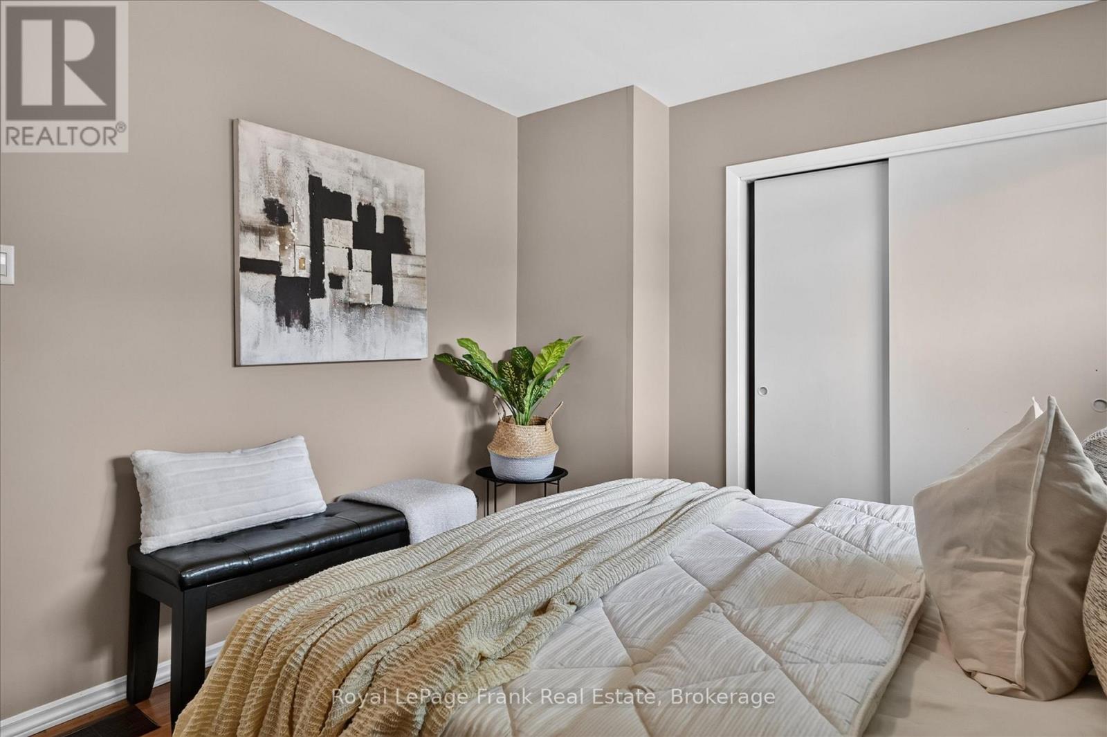 870 HEMLOCK STREET - 17
