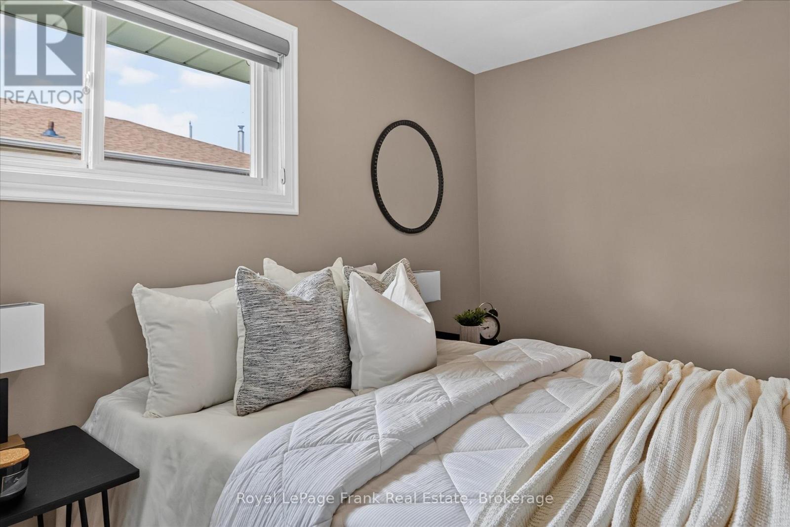870 HEMLOCK STREET - 18