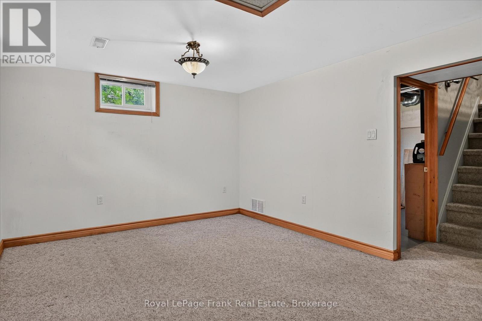 870 HEMLOCK STREET - 25
