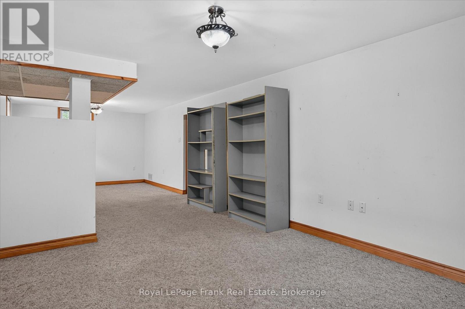 870 HEMLOCK STREET - 31