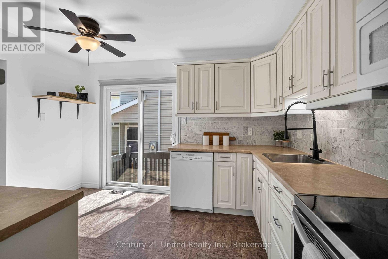 1255 HUNTINGTON CIRCLE - 12