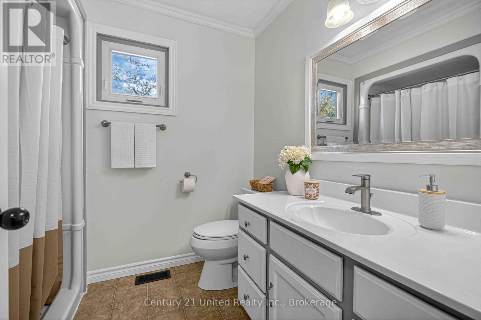 1255 HUNTINGTON CIRCLE - 18