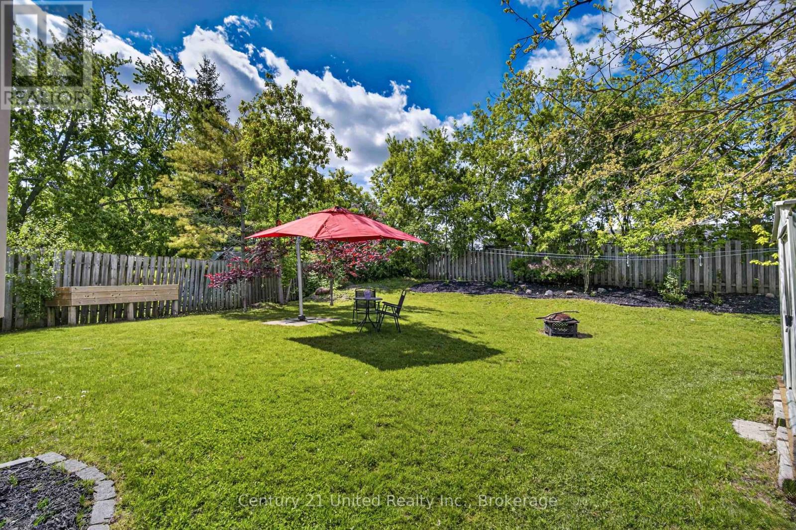 1255 HUNTINGTON CIRCLE - 32