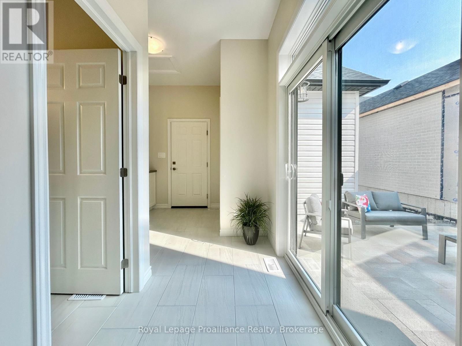 93 ATHABASKA DRIVE - 9