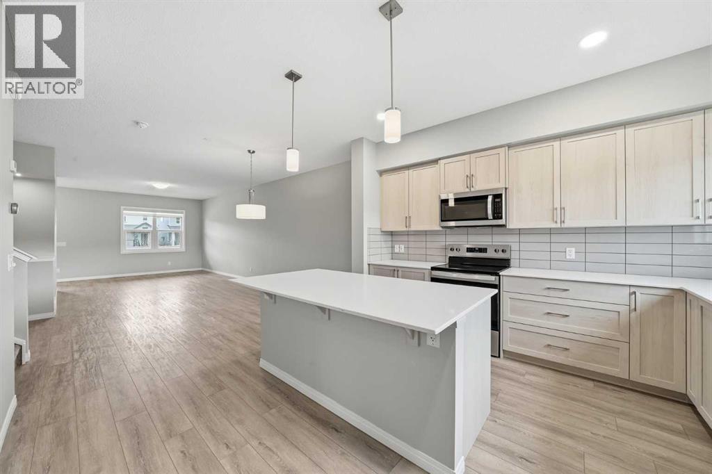 831 Wolf Willow Boulevard SE - 13