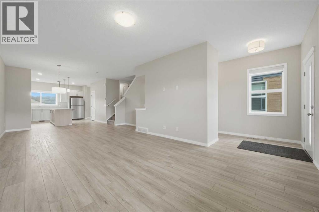 831 Wolf Willow Boulevard SE - 6