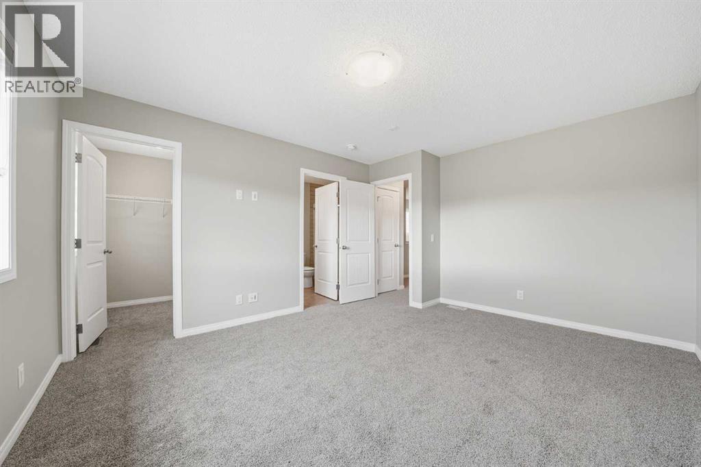 831 Wolf Willow Boulevard SE - 18