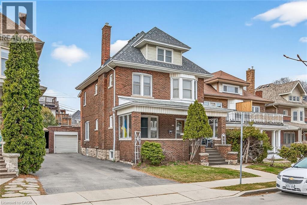 96 BARNESDALE Boulevard S - 1