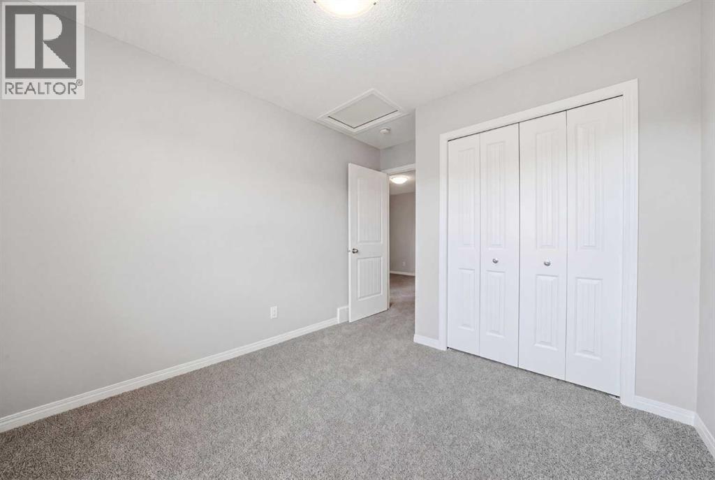 831 Wolf Willow Boulevard SE - 30