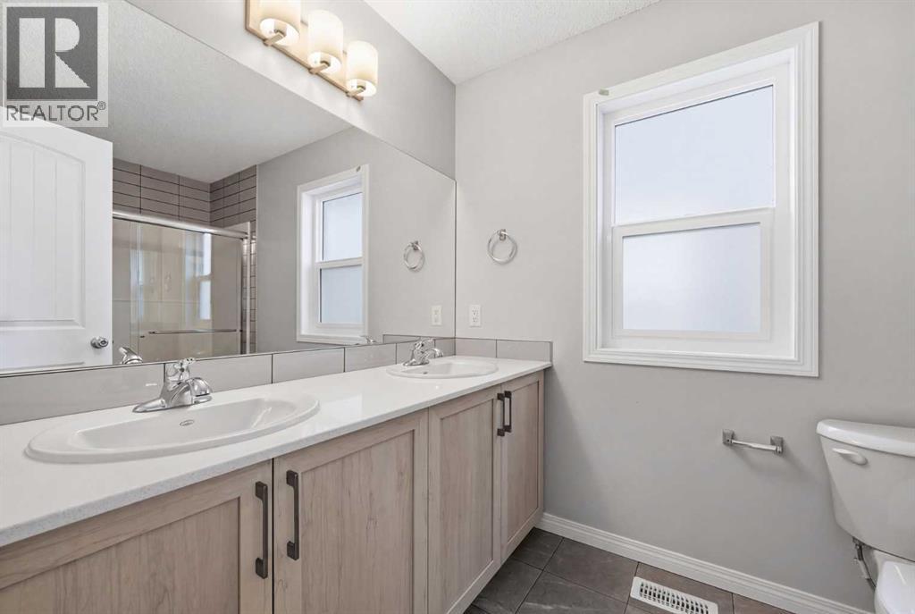 831 Wolf Willow Boulevard SE - 21