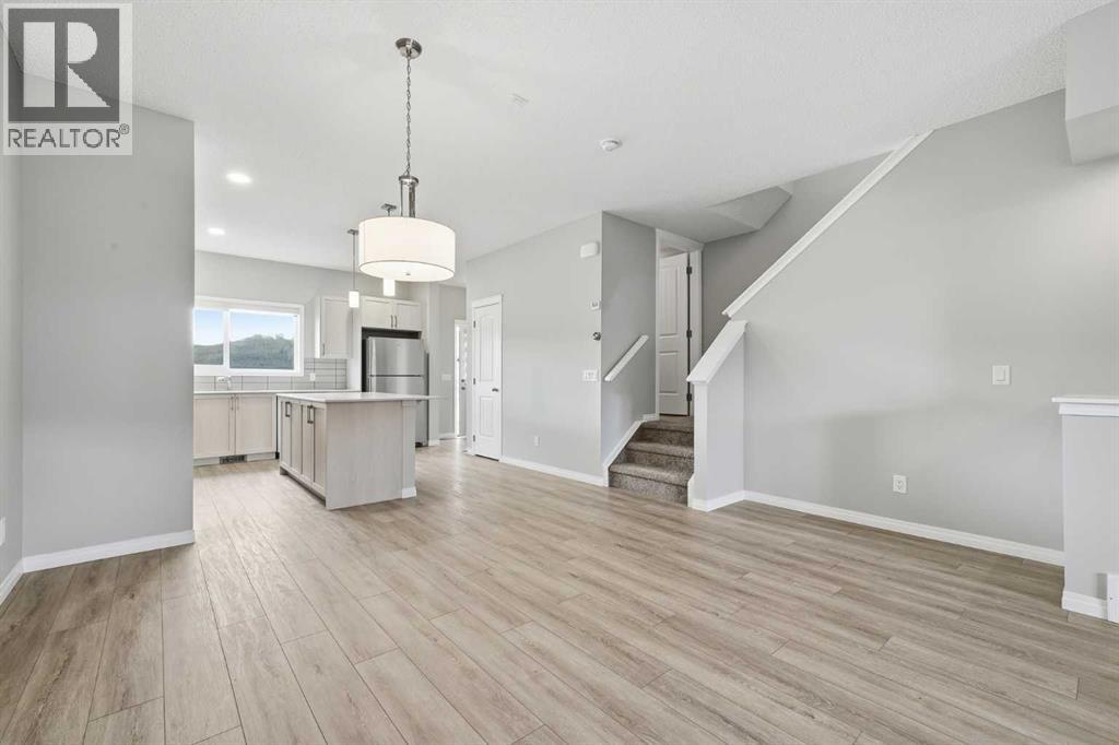 831 Wolf Willow Boulevard SE - 3