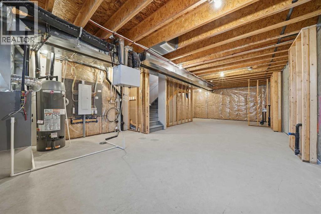 831 Wolf Willow Boulevard SE - 33