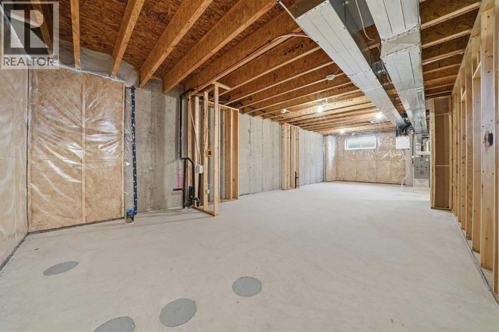 831 Wolf Willow Boulevard SE - 34