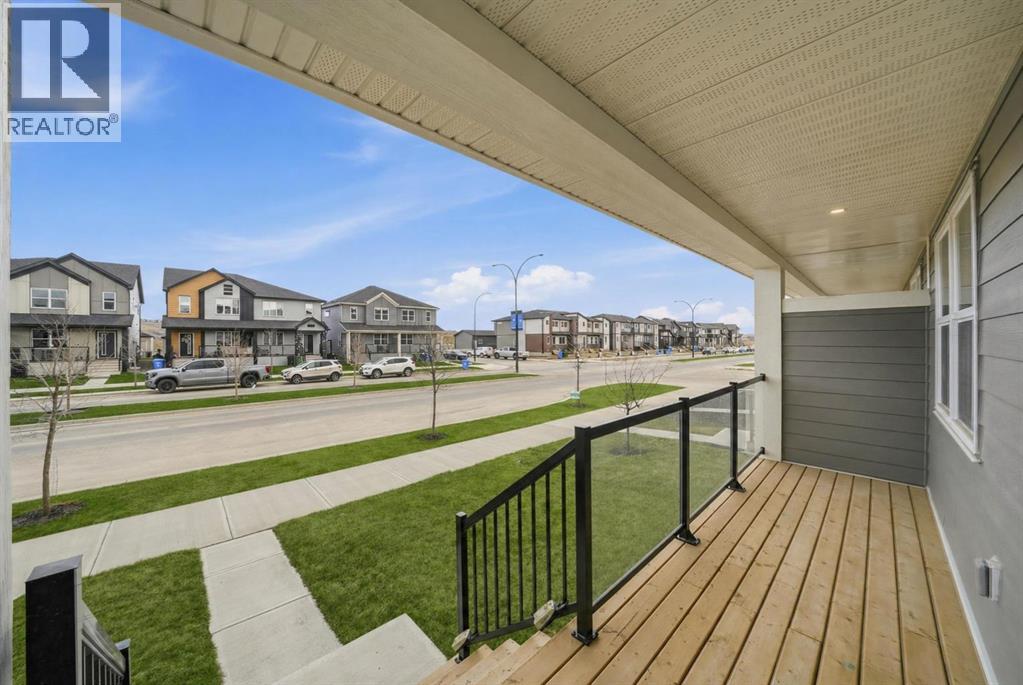 831 Wolf Willow Boulevard SE - 35