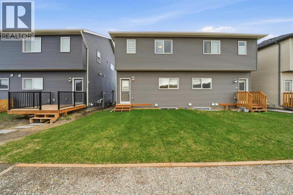 831 Wolf Willow Boulevard SE - 41
