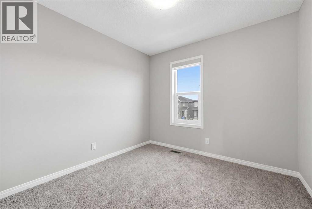 831 Wolf Willow Boulevard SE - 28