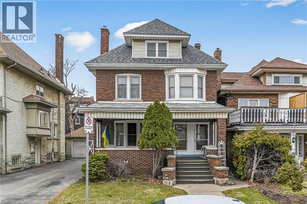96 BARNESDALE Boulevard S - 3