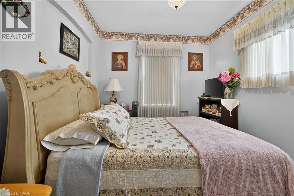 96 BARNESDALE Boulevard S - 18