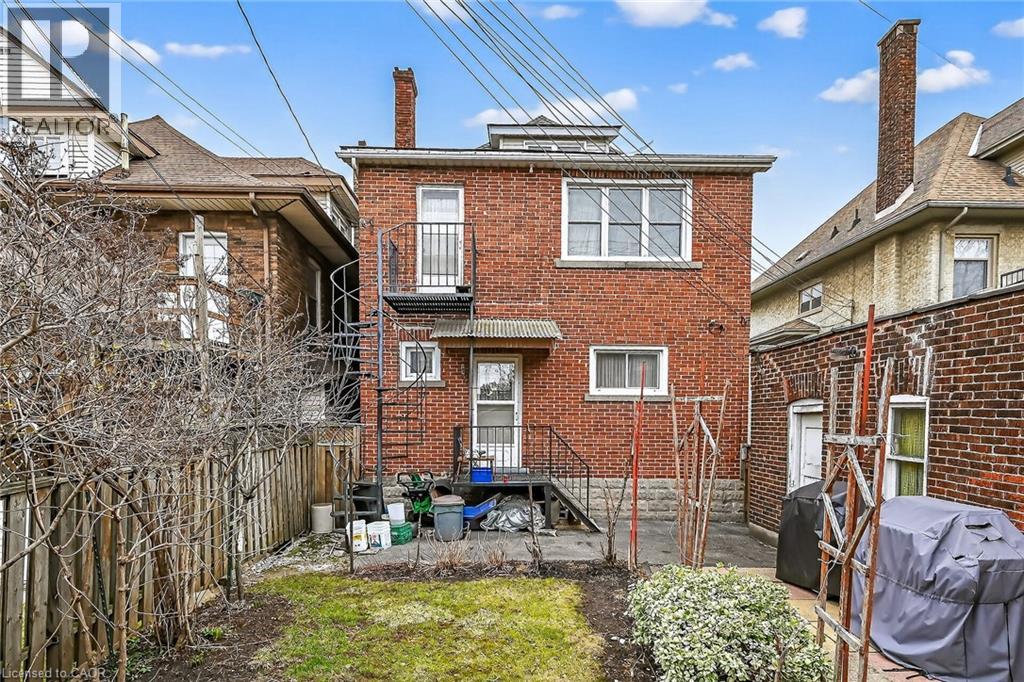 96 BARNESDALE Boulevard S - 45