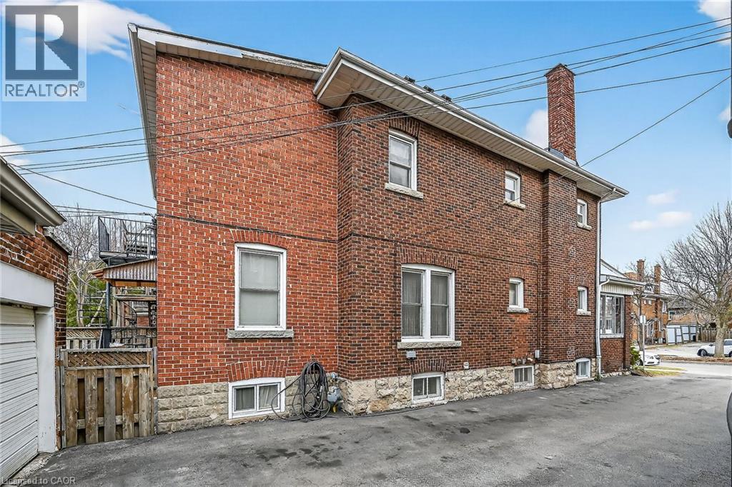 96 BARNESDALE Boulevard S - 40