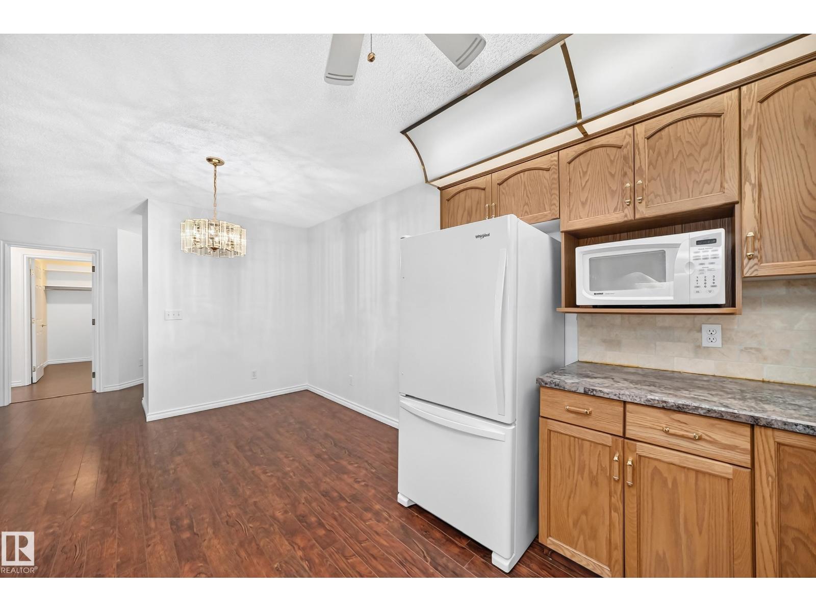 #109 10945 21 AV NW - 10