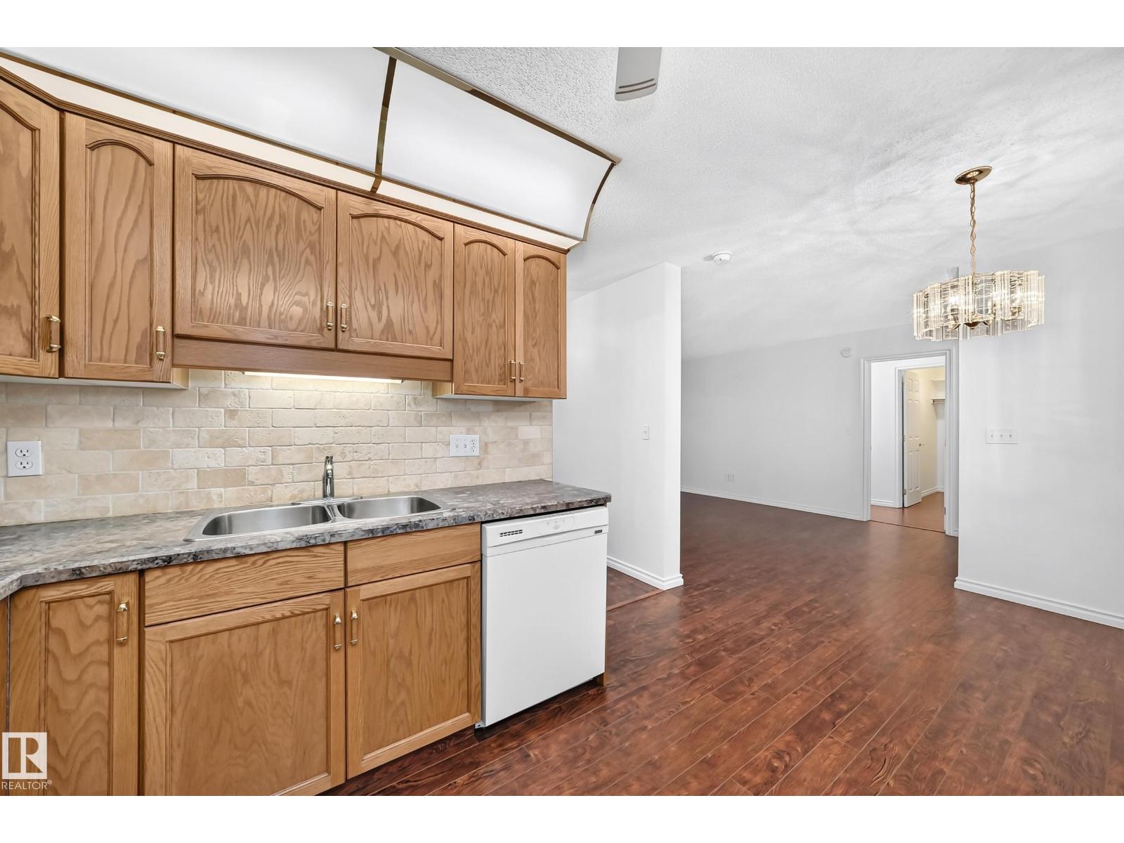 #109 10945 21 AV NW - 12