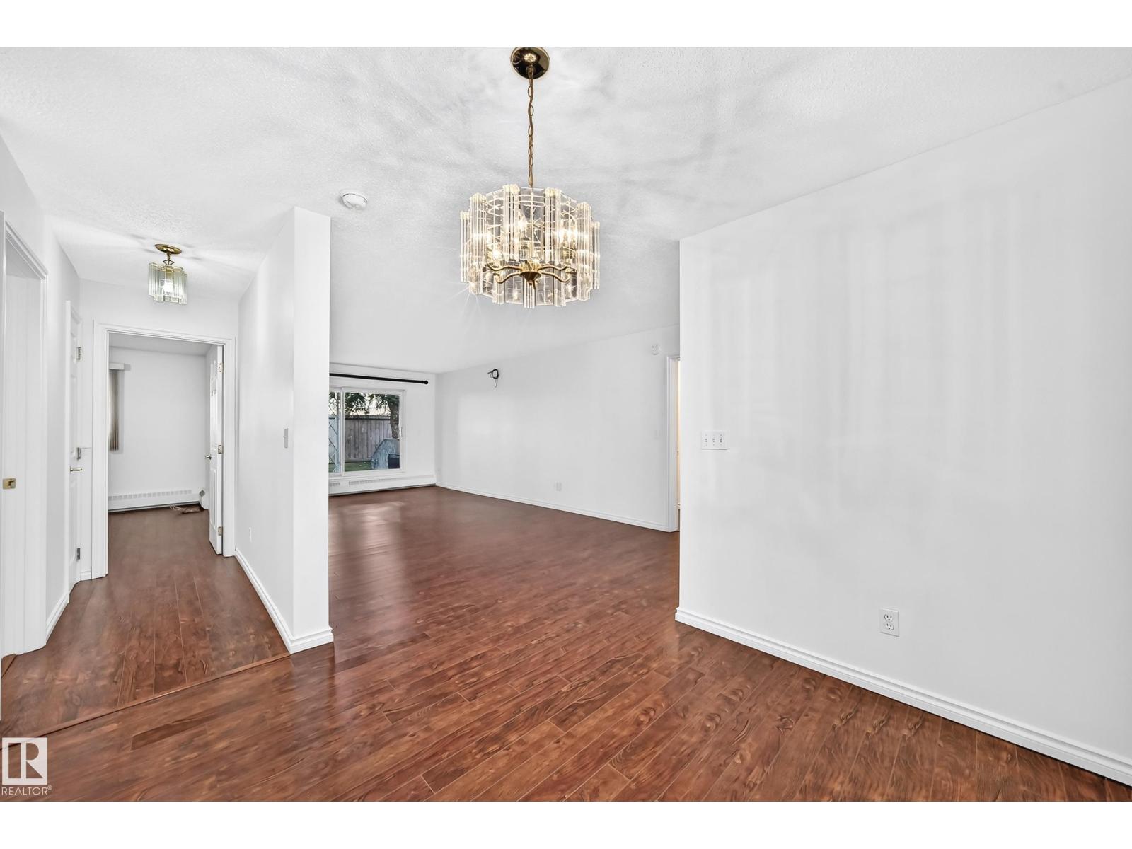 #109 10945 21 AV NW - 14