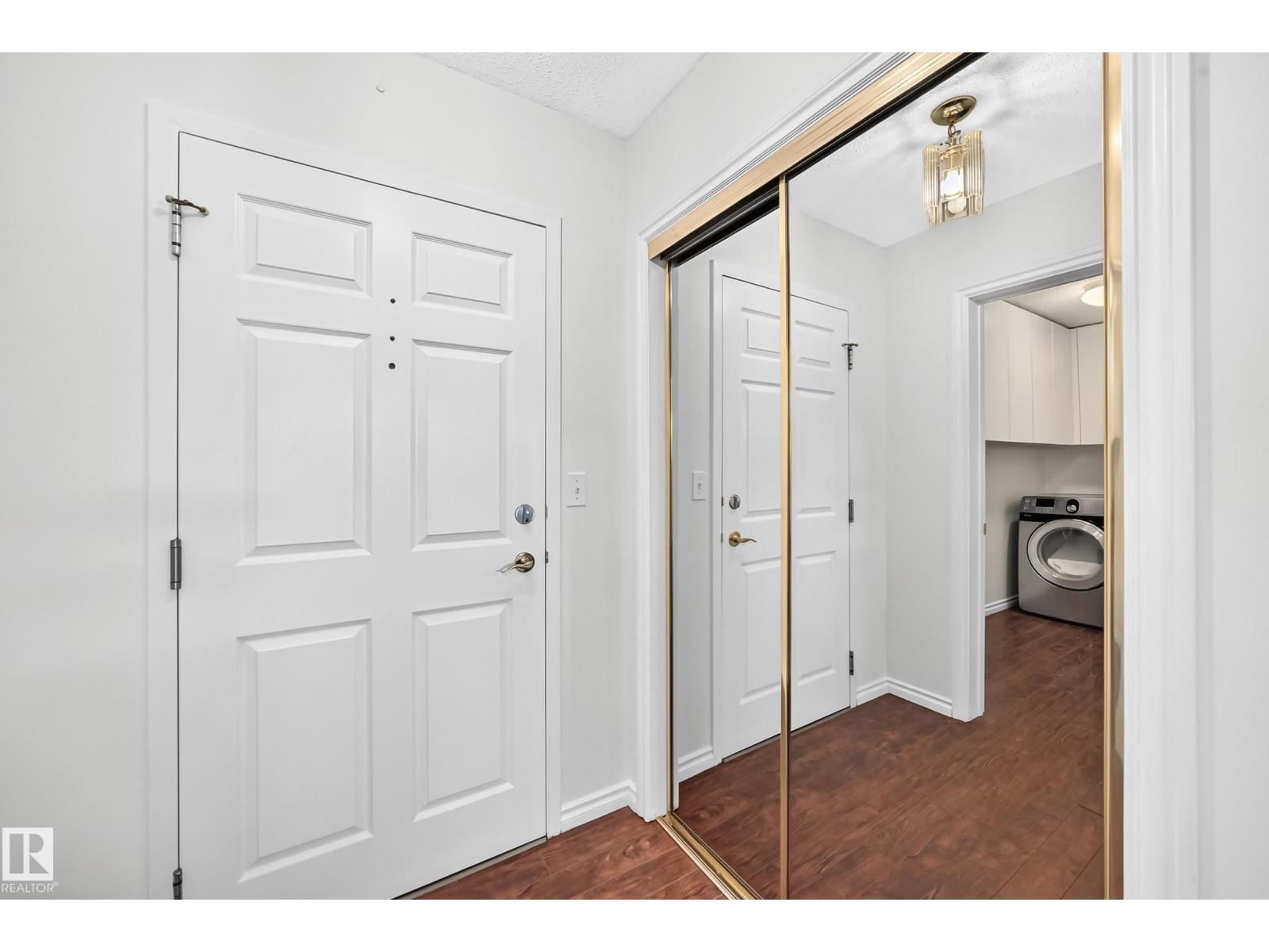 #109 10945 21 AV NW - 3