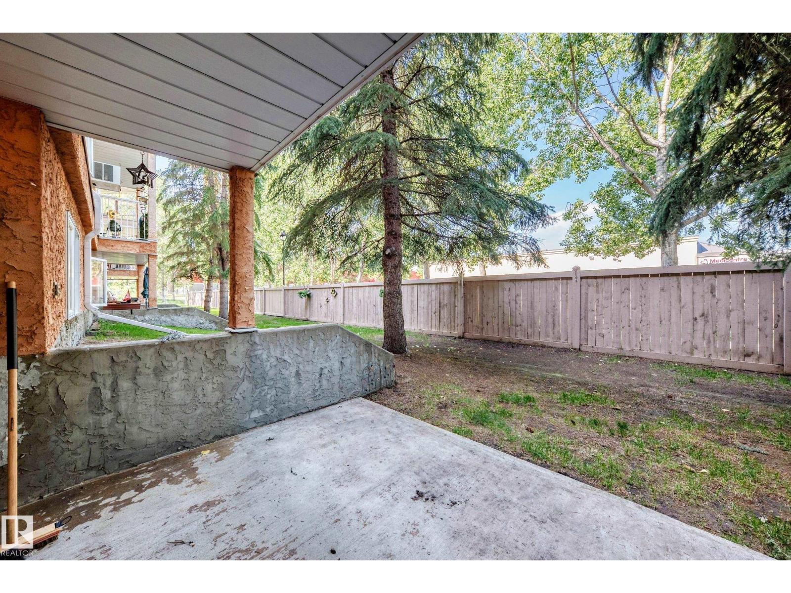 #109 10945 21 AV NW - 32