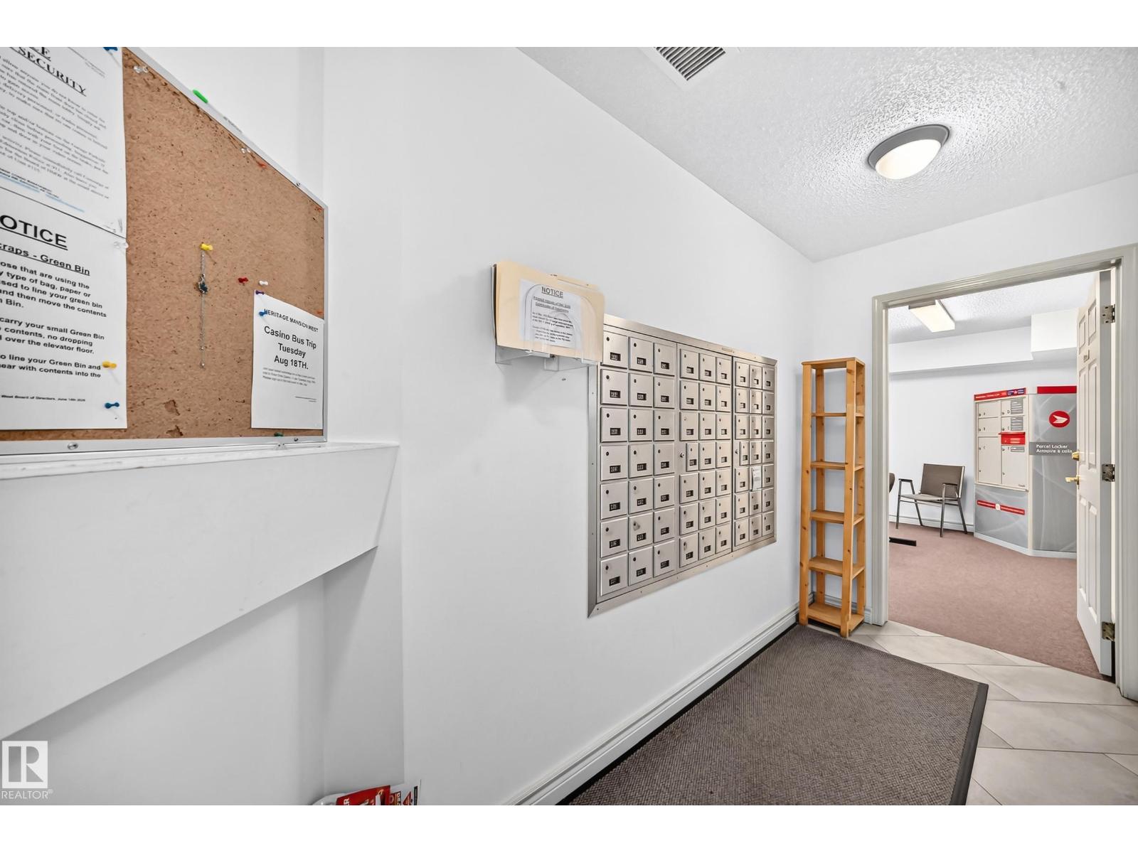 #109 10945 21 AV NW - Image 37