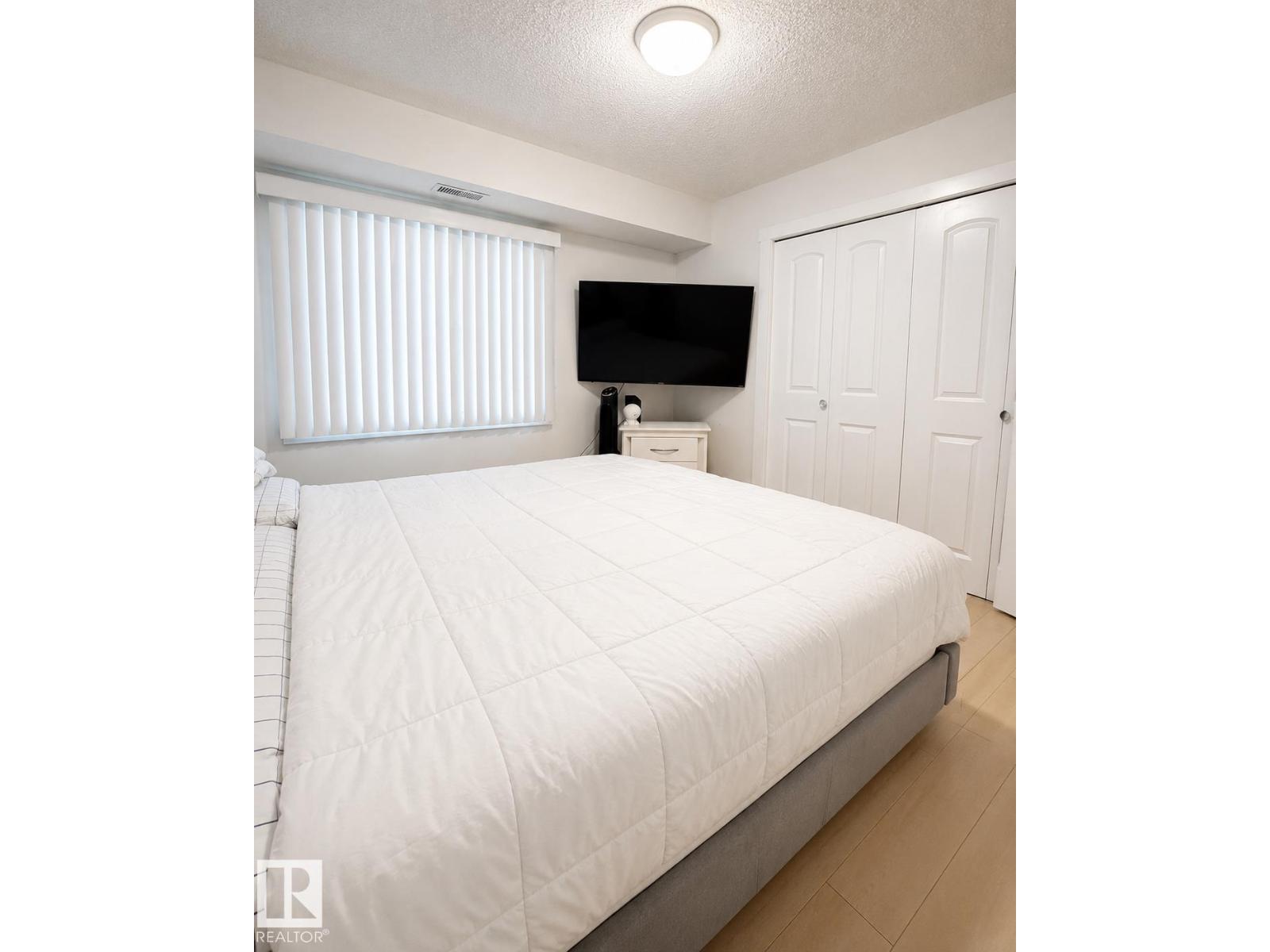 #101 11825 71 ST NW - 12
