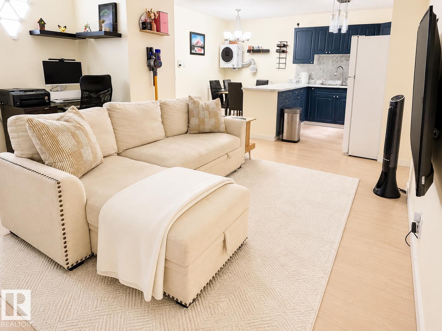 #101 11825 71 ST NW - 3