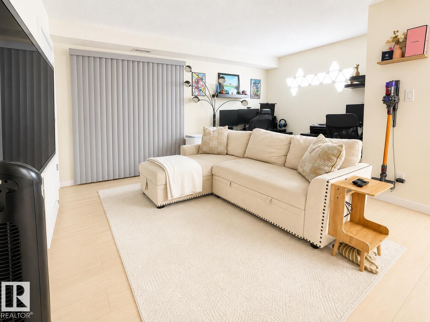 #101 11825 71 ST NW - 4