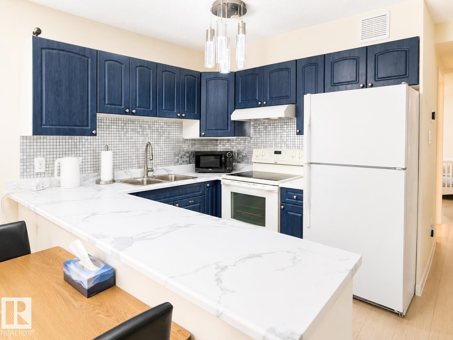 #101 11825 71 ST NW - 9