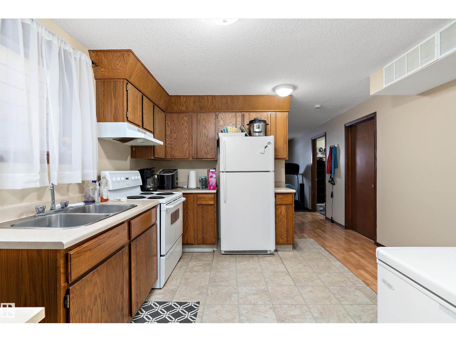 12916 69 ST NW - 30