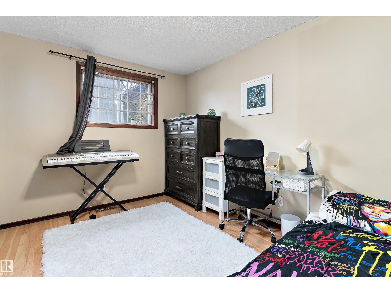 12916 69 ST NW - 35