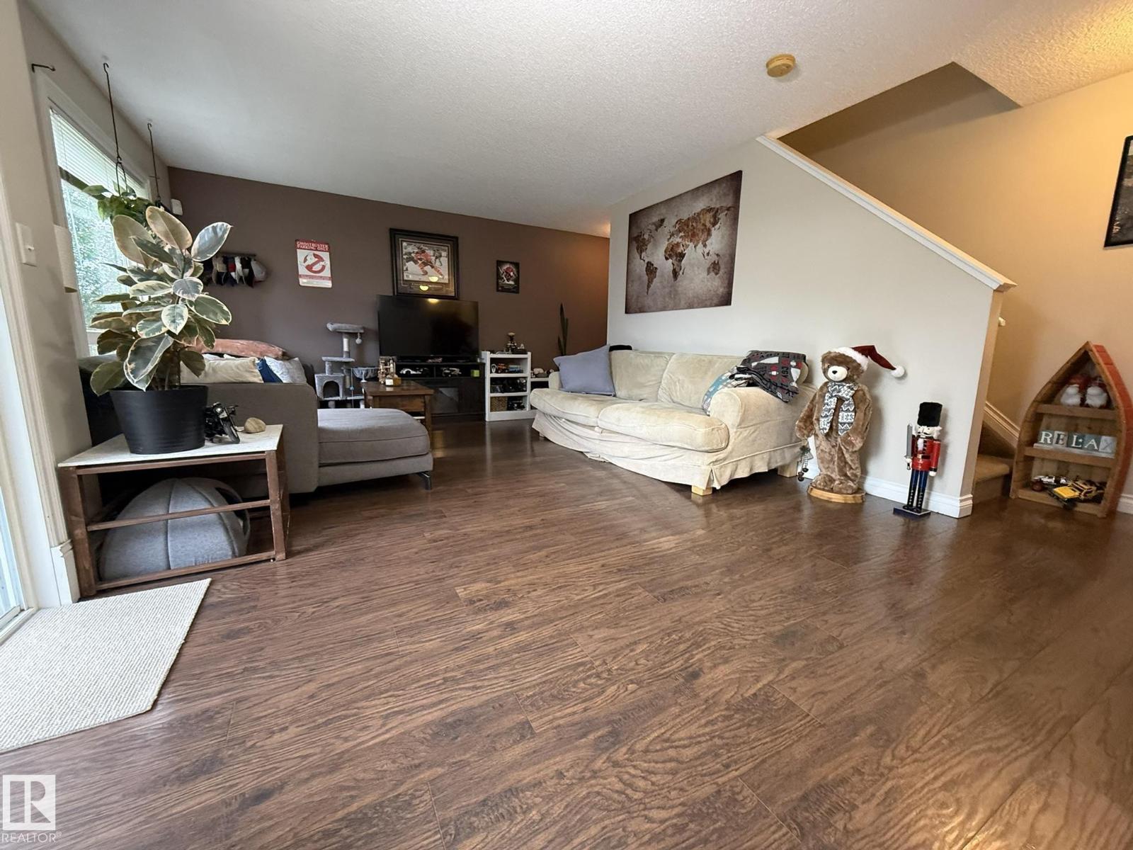 #93 12050 17 AV SW - Image 7