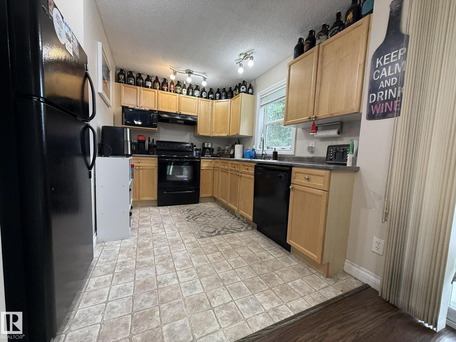 #93 12050 17 AV SW - 9